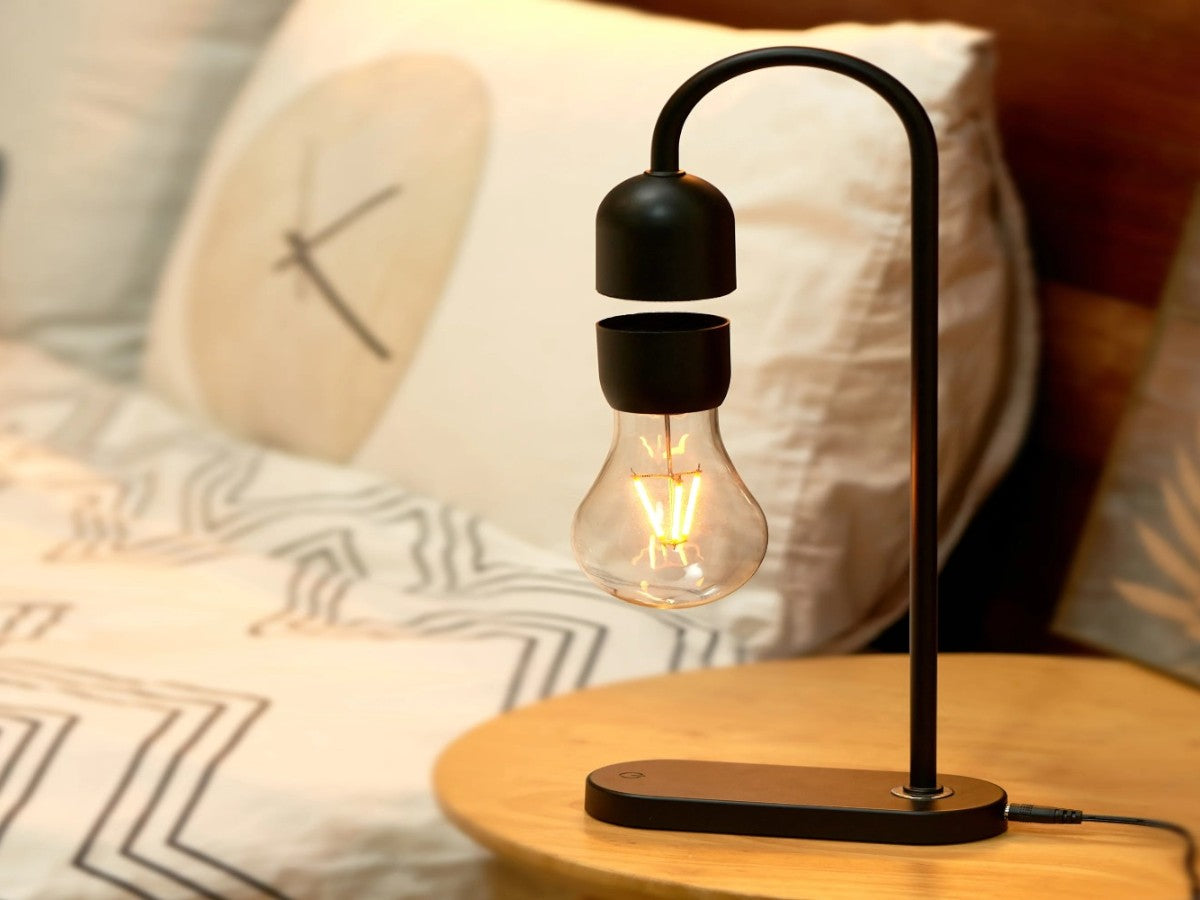 Evaro Lightbulb Lamp