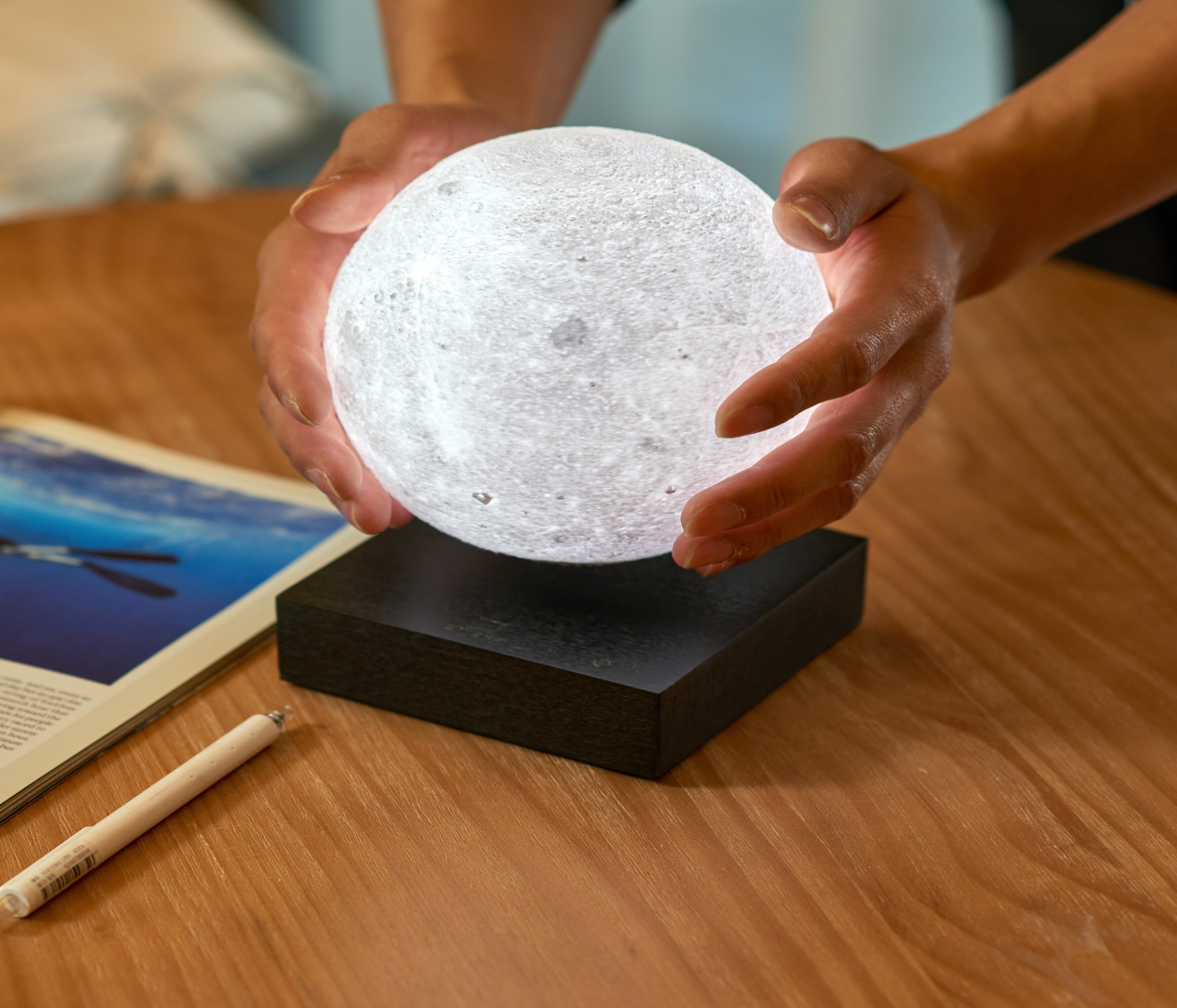 Smart Moon Lamp