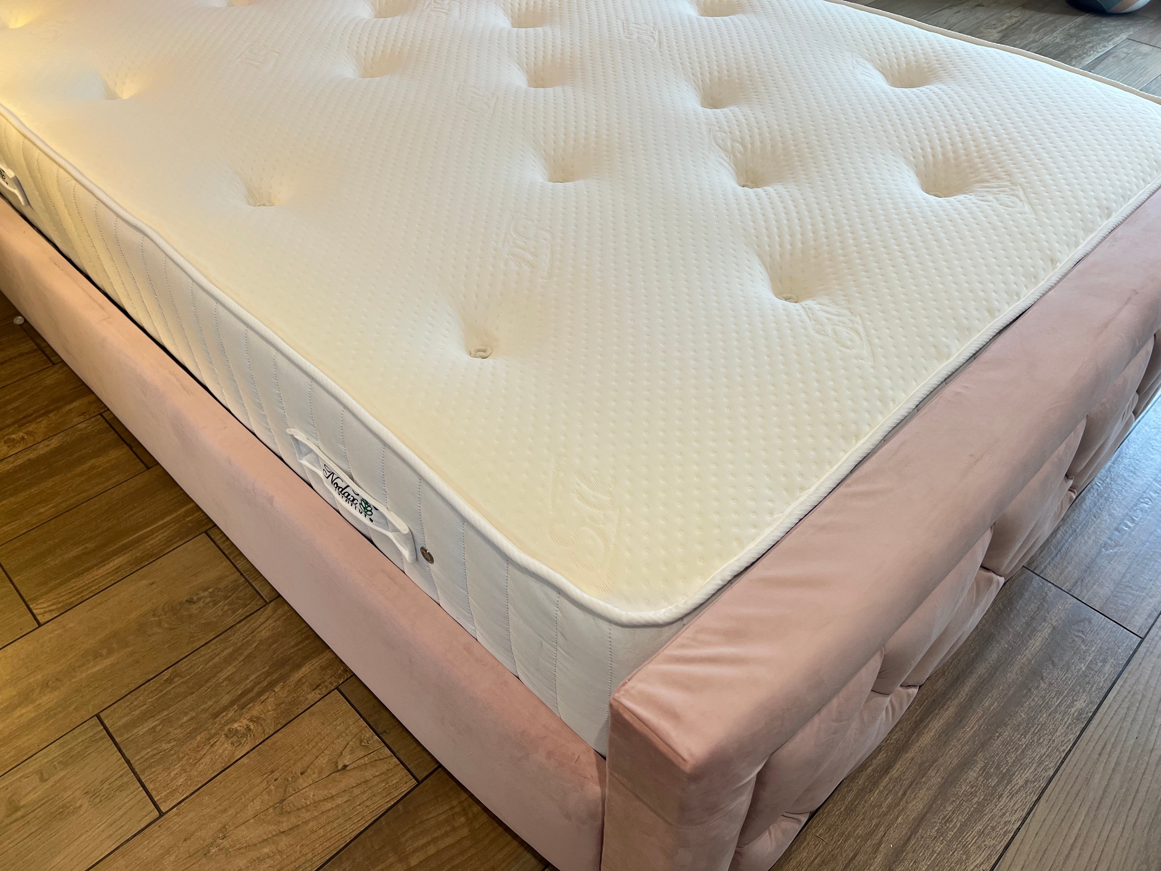 Nodax Standard Pocket Spring 1000 Mattress, affordable,  embroidered handles and air vents and woollen tufts,  27 cm height, soft-medium mattress.